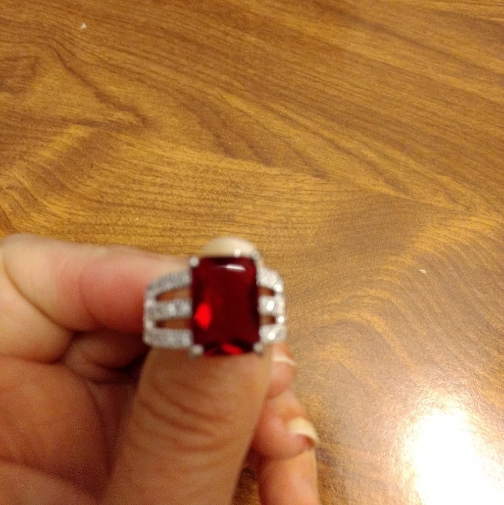Luxury 4.0 cttw red ring